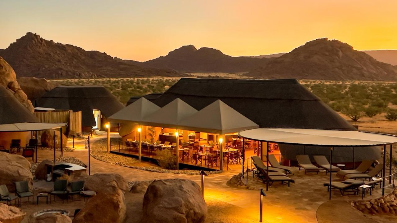 Villa Twyfelfontein Adventure Camp Khorixas Exterior foto