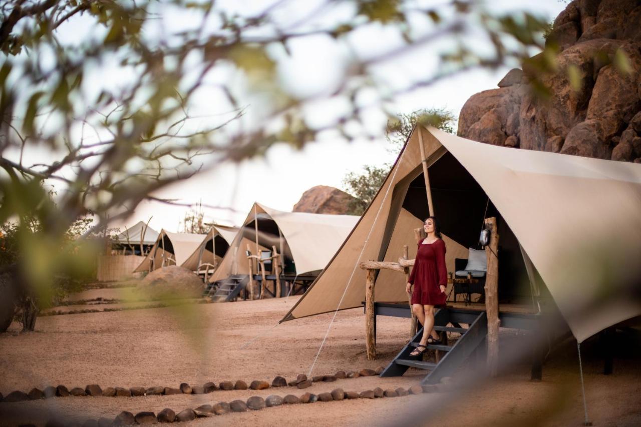 Villa Twyfelfontein Adventure Camp Khorixas Exterior foto