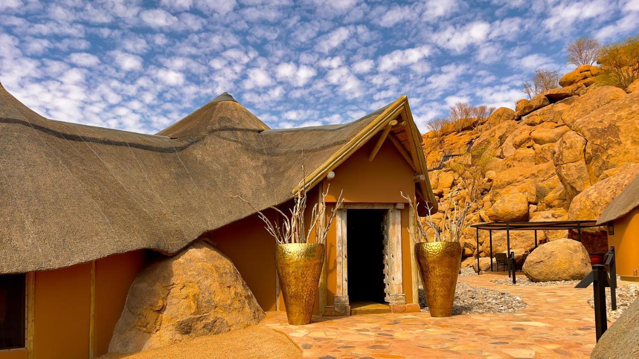 Villa Twyfelfontein Adventure Camp Khorixas Exterior foto