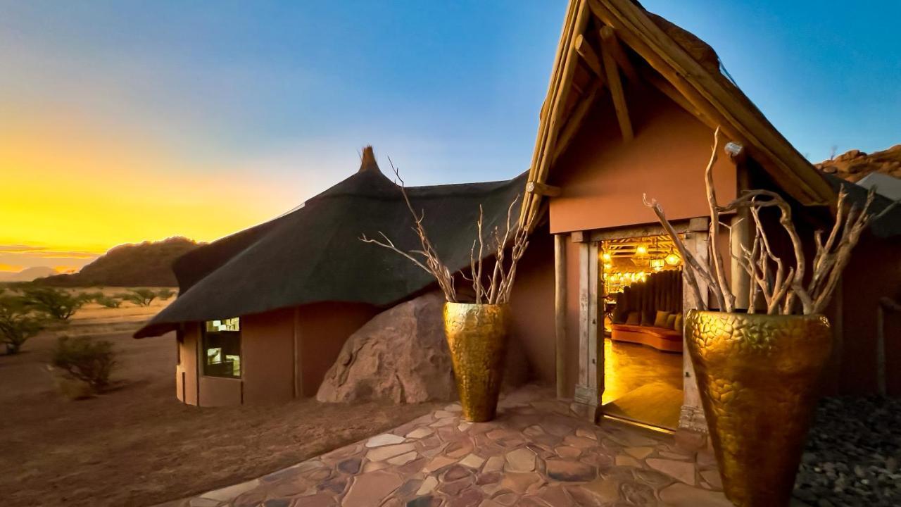 Villa Twyfelfontein Adventure Camp Khorixas Exterior foto
